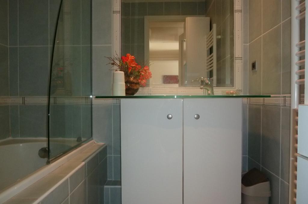Stunning 2 Bed, 2 Bath Apt On The Cannes Sea Front Has Swimming Pool And Is A Secure Modern Building 464 ภายนอก รูปภาพ
