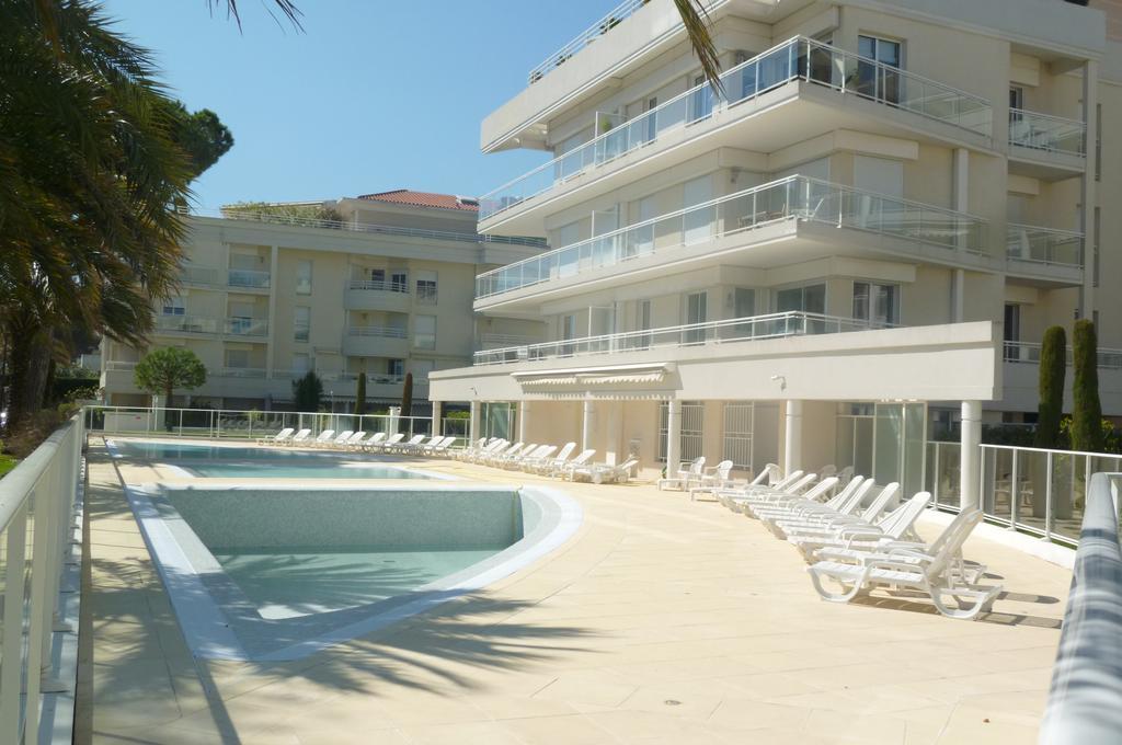 Stunning 2 Bed, 2 Bath Apt On The Cannes Sea Front Has Swimming Pool And Is A Secure Modern Building 464 ภายนอก รูปภาพ