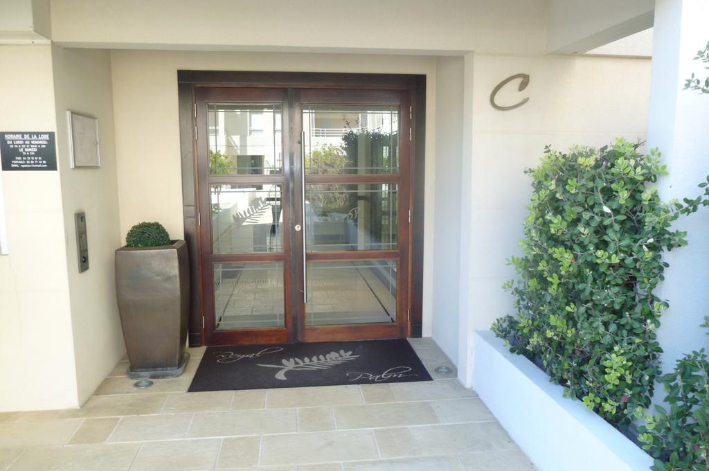 Stunning 2 Bed, 2 Bath Apt On The Cannes Sea Front Has Swimming Pool And Is A Secure Modern Building 464 ภายนอก รูปภาพ