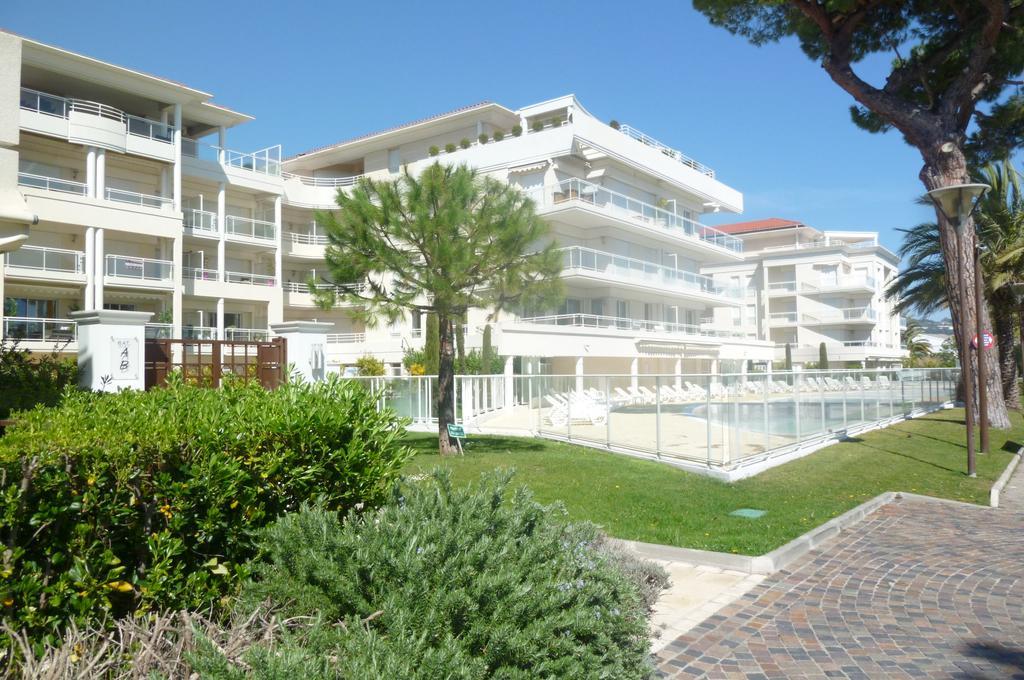 Stunning 2 Bed, 2 Bath Apt On The Cannes Sea Front Has Swimming Pool And Is A Secure Modern Building 464 ภายนอก รูปภาพ