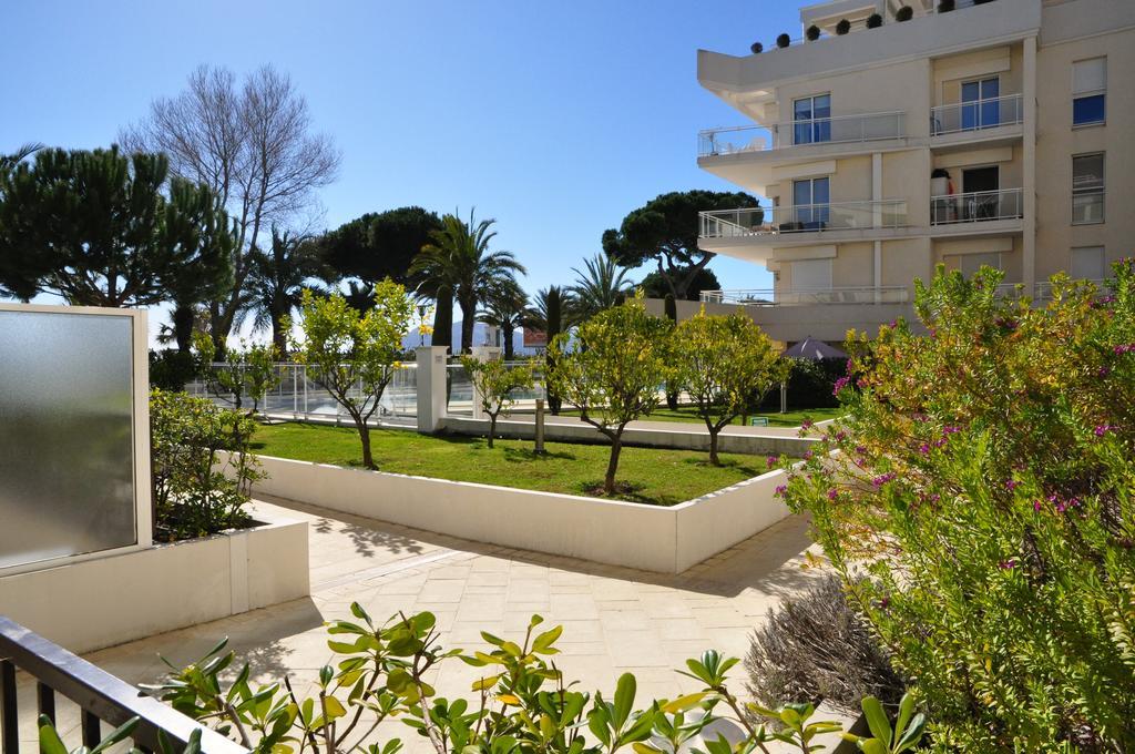 Stunning 2 Bed, 2 Bath Apt On The Cannes Sea Front Has Swimming Pool And Is A Secure Modern Building 464 ภายนอก รูปภาพ