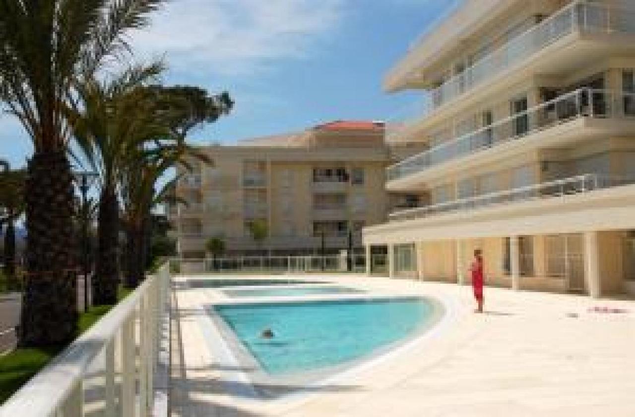 Stunning 2 Bed, 2 Bath Apt On The Cannes Sea Front Has Swimming Pool And Is A Secure Modern Building 464 ภายนอก รูปภาพ
