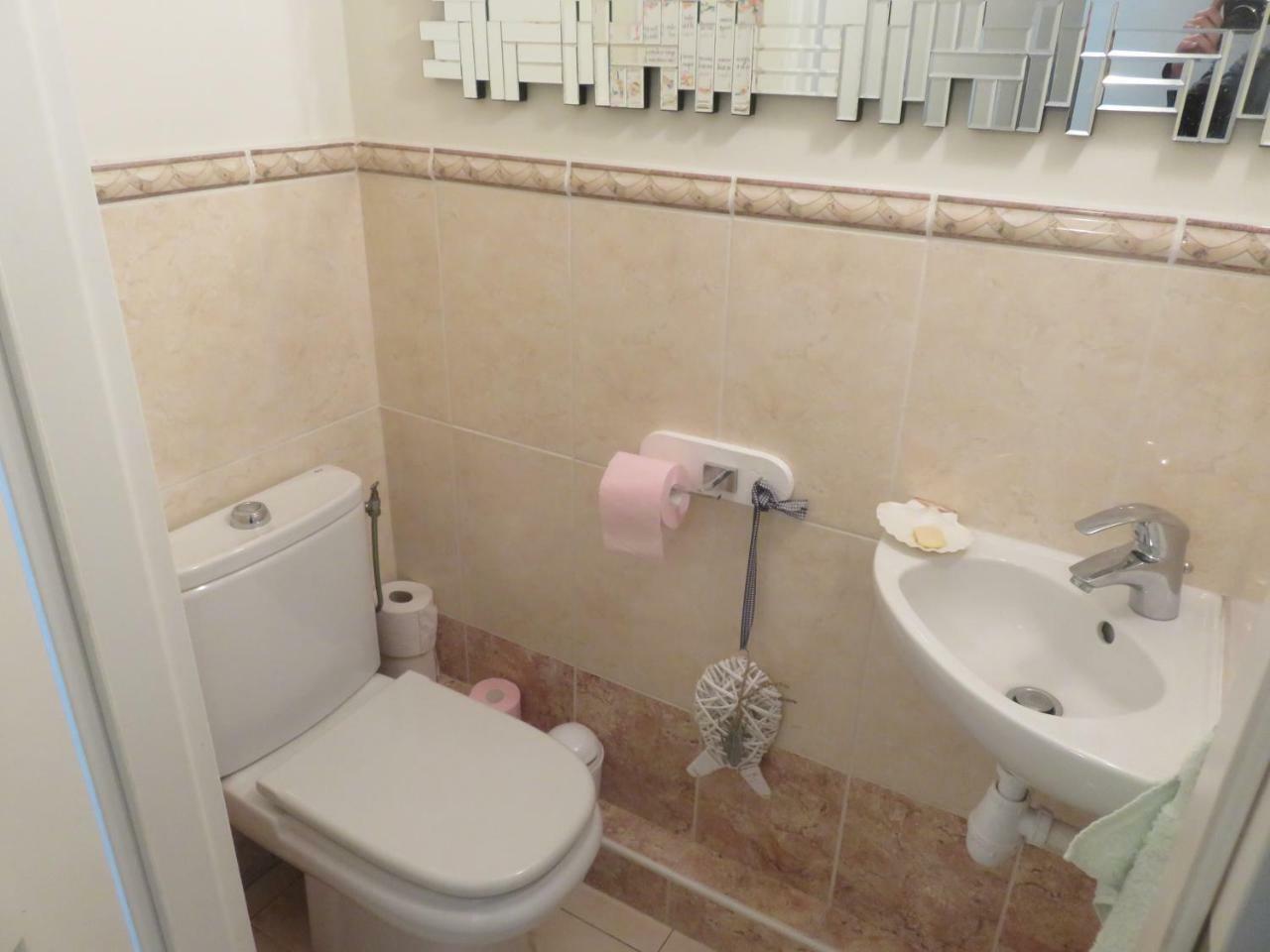 Stunning 2 Bed, 2 Bath Apt On The Cannes Sea Front Has Swimming Pool And Is A Secure Modern Building 464 ภายนอก รูปภาพ