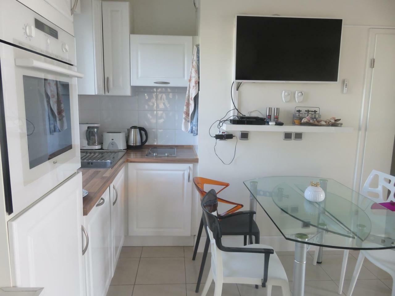 Stunning 2 Bed, 2 Bath Apt On The Cannes Sea Front Has Swimming Pool And Is A Secure Modern Building 464 ภายนอก รูปภาพ