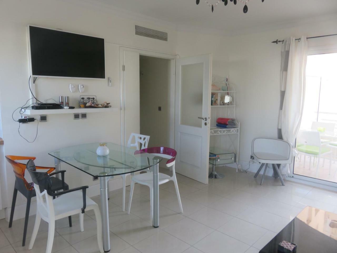 Stunning 2 Bed, 2 Bath Apt On The Cannes Sea Front Has Swimming Pool And Is A Secure Modern Building 464 ภายนอก รูปภาพ