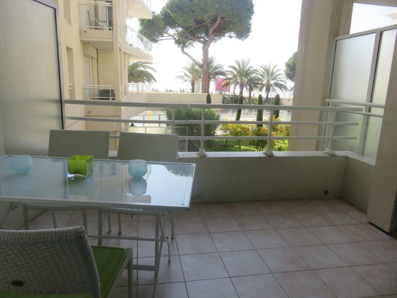 Stunning 2 Bed, 2 Bath Apt On The Cannes Sea Front Has Swimming Pool And Is A Secure Modern Building 464 ภายนอก รูปภาพ