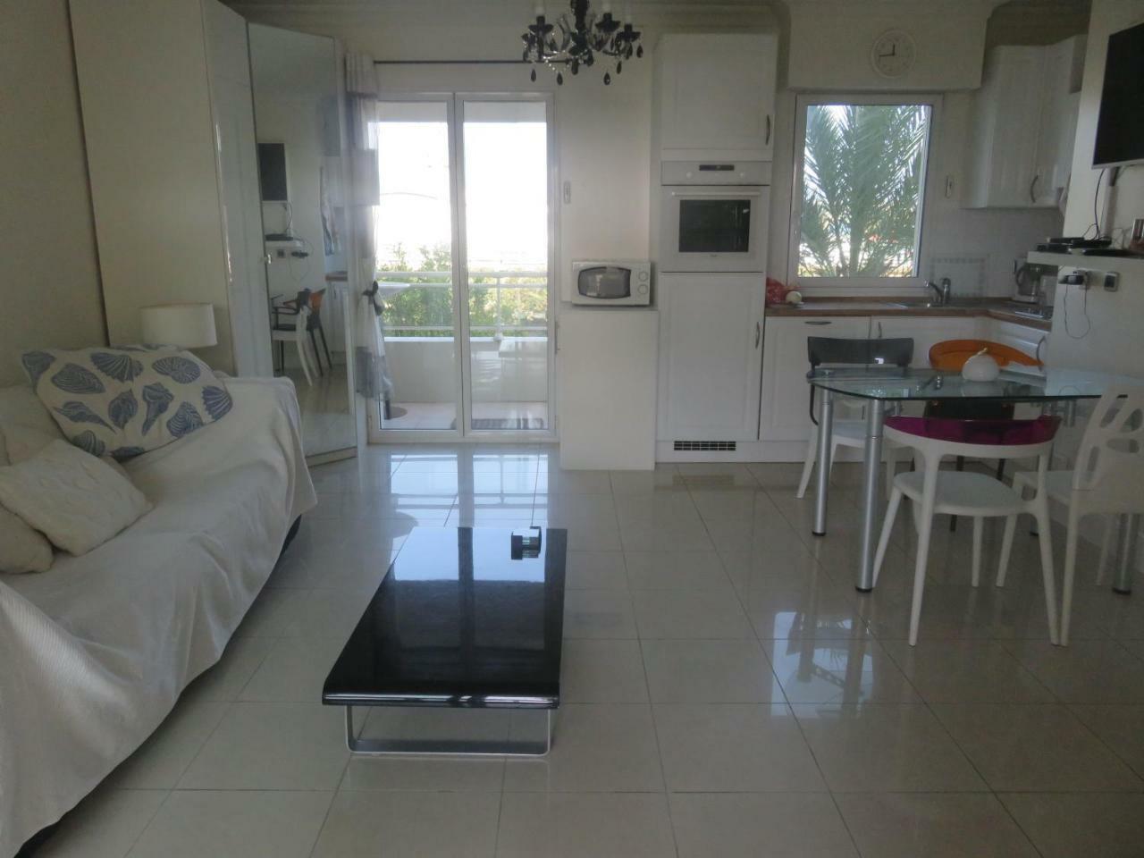 Stunning 2 Bed, 2 Bath Apt On The Cannes Sea Front Has Swimming Pool And Is A Secure Modern Building 464 ภายนอก รูปภาพ